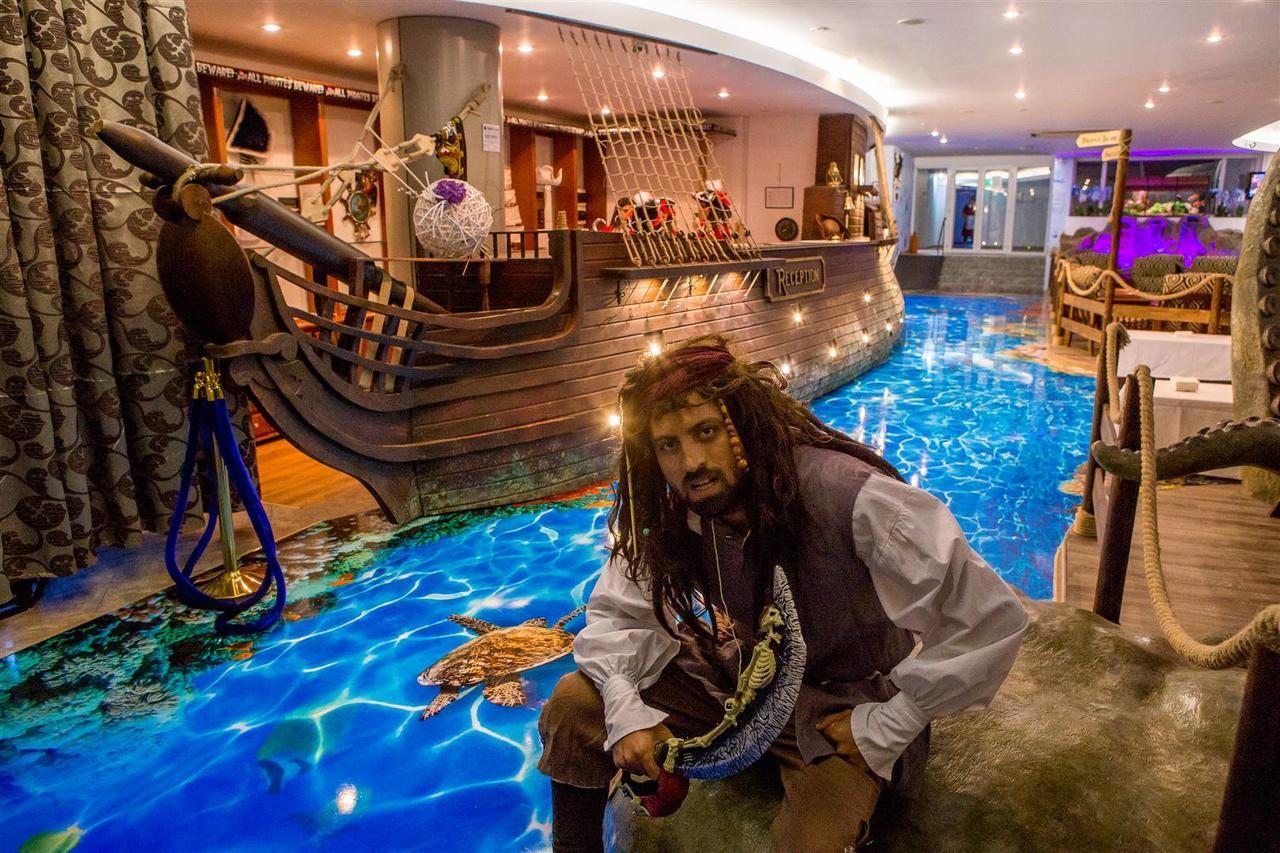 Pirates Resort Mamaia Eksteriør bilde