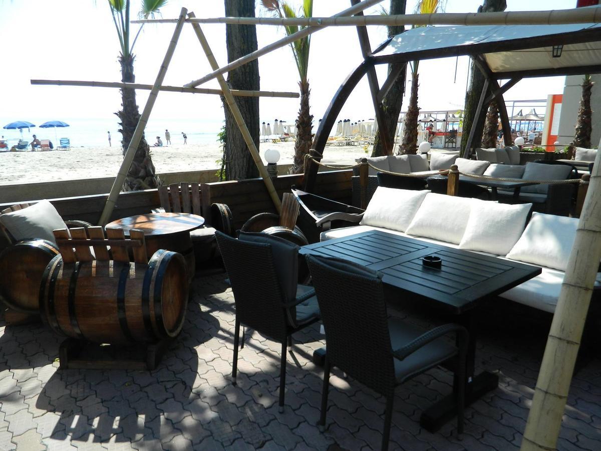 Pirates Resort Mamaia Eksteriør bilde